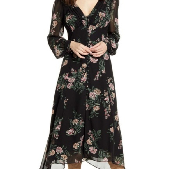 Astr Dresses & Skirts - Astr Floral Long Sleeve Midi Button Down Dress